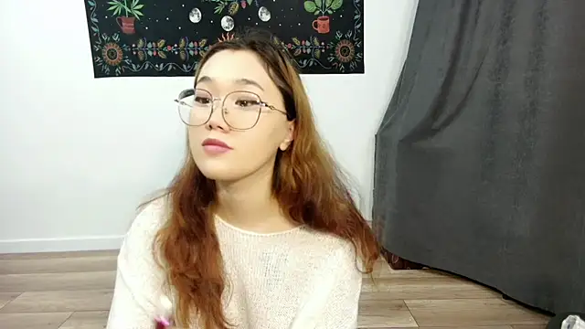 Snapshot of Jennatyan chatting on 09.29.25 Jennatyan online show from 09.29.25