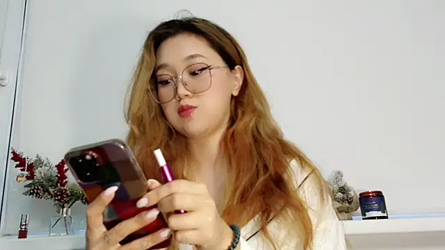 Snapshot of Jennatyan chatting on 11.26.25 Jennatyan online show from 11.26.25