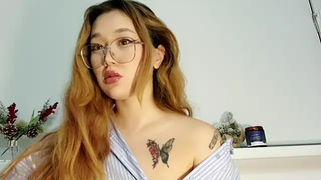 Snapshot of Jennatyan chatting on 11.28.25 Jennatyan online show from 11.28.25