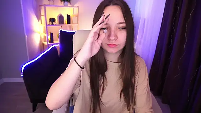 Snapshot of ElysLunar chatting on 01.08.25 ElysLunar online show from 01.08.25