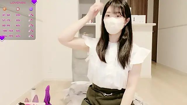 Snapshot of IORio2 chatting on 10.03.25 IORio2 online show from 10.03.25