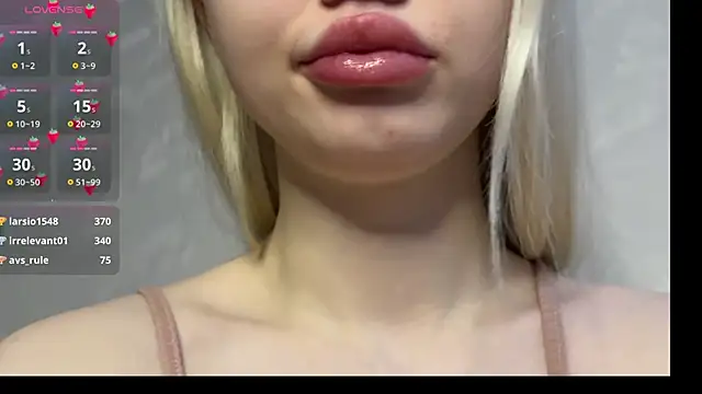 Snapshot of SusieEvans chatting on 12.03.24 SusieEvans online show from 12.03.24