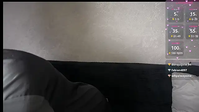 Snapshot of SusieEvans chatting on 11.09.25 SusieEvans online show from 11.09.25