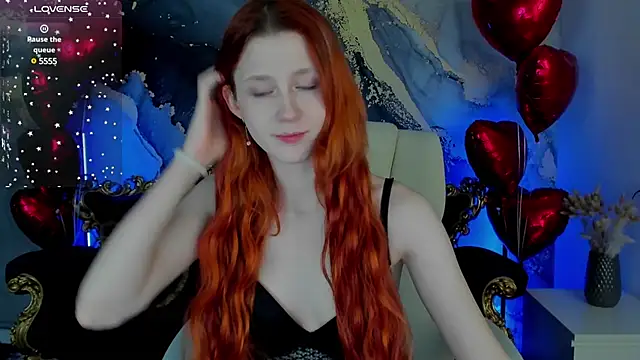 Snapshot of MagicLilu chatting on 02.13.25 MagicLilu online show from 02.13.25