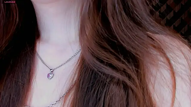 EvaBradley online show from 01.02.25