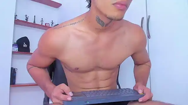 Snapshot of Jonryder_ chatting on 12.16.25 Jonryder online show from 12.16.25