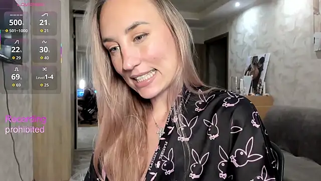 lady Nati online show from 11.18.25