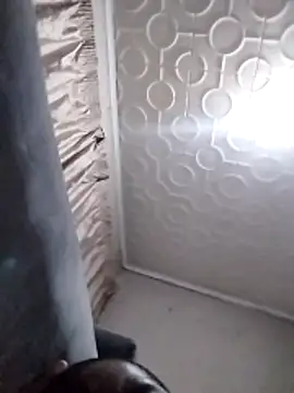 hugecrksam online show from 12.21.25