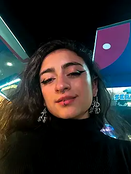 Lila Desiree online show from 04.14.26