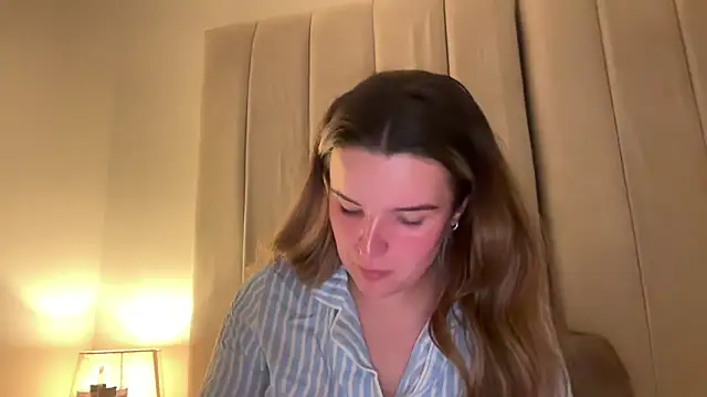 Snapshot of maisiesmithx chatting on 04.08.26 maisiesmithx online show from 04.08.26