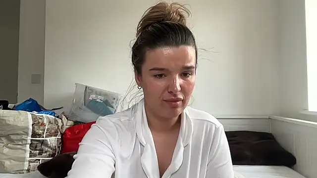 Snapshot of maisiesmithx chatting on 04.14.26 maisiesmithx online show from 04.14.26