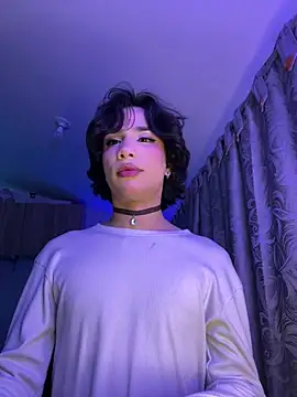 Snapshot of sue___0 chatting on 02.13.25 sue 0 online show from 02.13.25