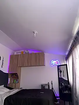 Snapshot of sue___0 chatting on 03.20.25 sue 0 online show from 03.20.25