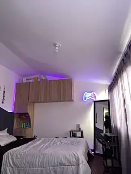 Snapshot of sue___0 chatting on 03.22.25 sue 0 online show from 03.22.25