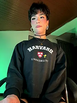 Snapshot of sue___0 chatting on 11.22.25 sue 0 online show from 11.22.25