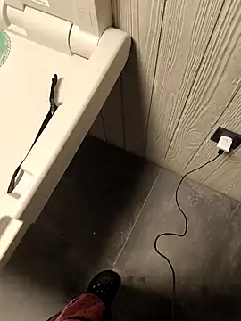 Snapshot of DrownMentallyyy chatting on 01.08.25 DrownMentallyyy online show from 01.08.25