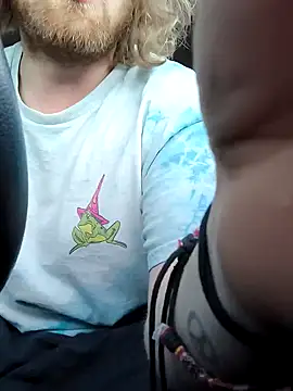 Snapshot of DrownMentallyyy chatting on 01.18.25 DrownMentallyyy online show from 01.18.25