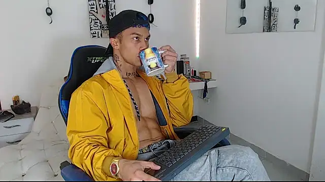 Leonard Price online show from 03.23.25