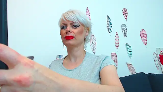 Snapshot of ForeverBarbie_ chatting on 09.19.25 ForeverBarbie  online show from 09.19.25