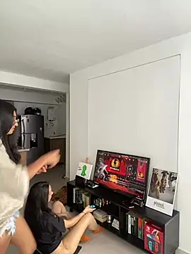 Annie-Hank online show from 12.11.24