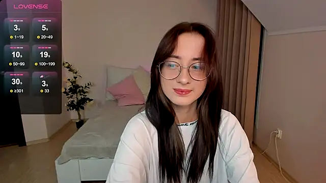 Snapshot of Dark_Lola_ chatting on 01.11.25 Dark Lola  online show from 01.11.25