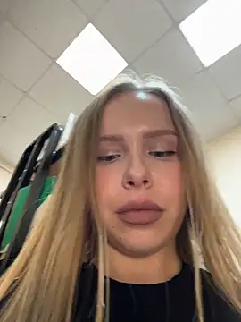 mur girl online show from 02.04.26