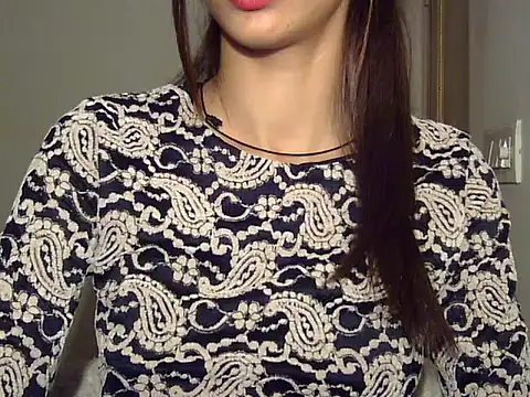 MAAYRA 09 online show from 12.14.25