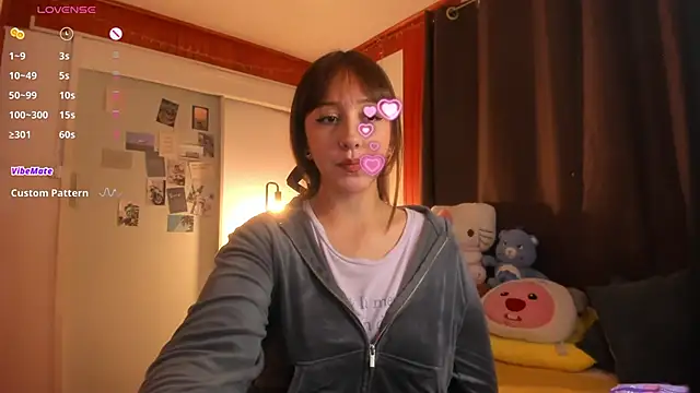 Snapshot of HeyTati chatting on 05.28.26 HeyTati online show from 05.28.26