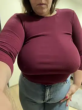 Snapshot of Your_Hot_Sister01 chatting on 01.19.25 Your Hot Sister01 online show from 01.19.25