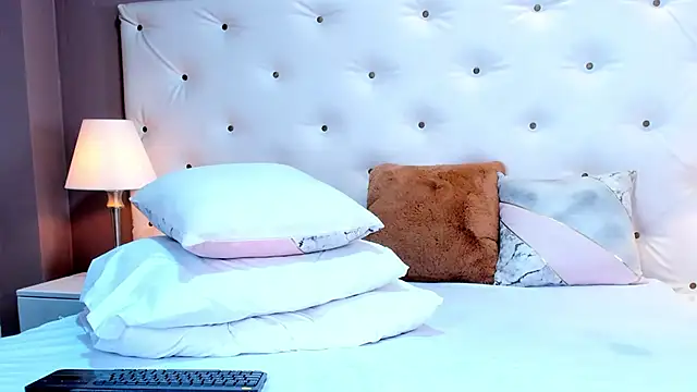 Violet Grace online show from 03.04.25