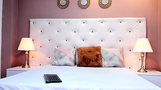 Violet Grace online show from 03.08.25