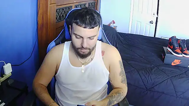 Snapshot of MasterKvn chatting on 02.12.25 MasterKvn online show from 02.12.25