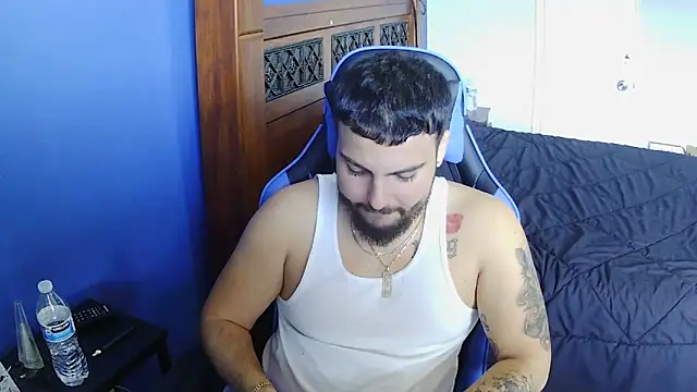 Snapshot of MasterKvn chatting on 02.21.25 MasterKvn online show from 02.21.25