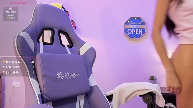 lupeebony online show from 01.25.25