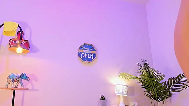 lupeebony online show from 01.26.25