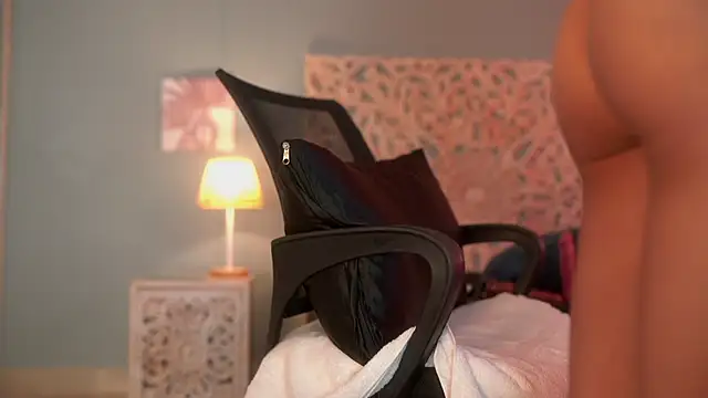 lupeebony online show from 10.28.25