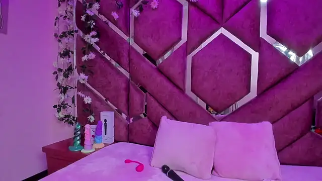 Victoria Rossy online show from 02.25.26