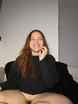 Snapshot of AgnesCampp chatting on 10.31.25 AgnesCampp online show from 10.31.25