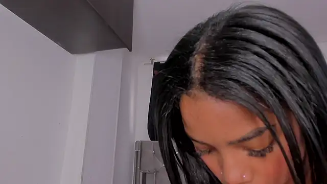 Snapshot of game_with_lesbians_ chatting on 12.28.24 game with lesbians online show from 12.28.24