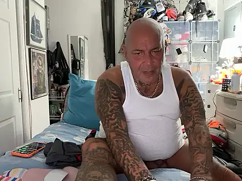 Snapshot of joeytatts66 chatting on 10.09.25 joeytatts66 online show from 10.09.25