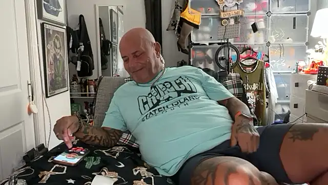 Snapshot of joeytatts66 chatting on 10.28.25 joeytatts66 online show from 10.28.25