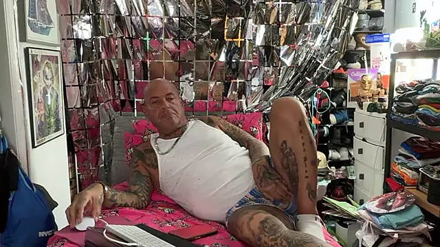 joeytatts66 online show from 04.19.26