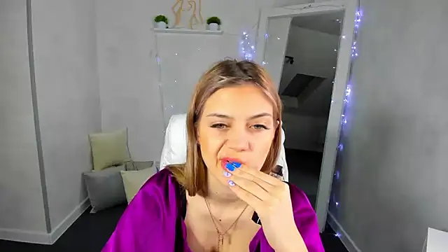 Cherry Price online show from 02.12.25