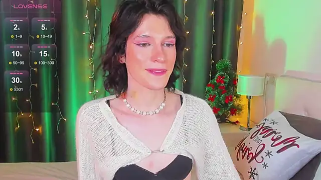 Snapshot of Kolette_Gray chatting on 12.04.24 Kolette Gray online show from 12.04.24