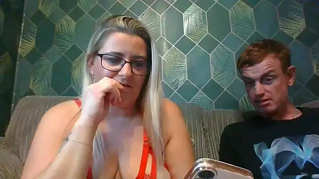 SweetXCandyX online show from 12.04.25