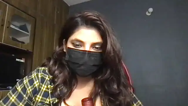 Snapshot of callmeshreya chatting on 04.23.26 callmeshreya online show from 04.23.26