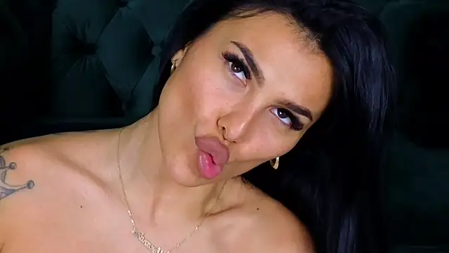 Snapshot of firesbomb777 chatting on 12.22.24 firesbomb777 online show from 12.22.24