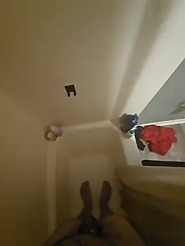 Spunwhiteboy1992 online show from 10.31.25