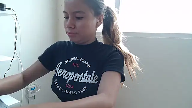 Naomi991 online show from 11.22.25