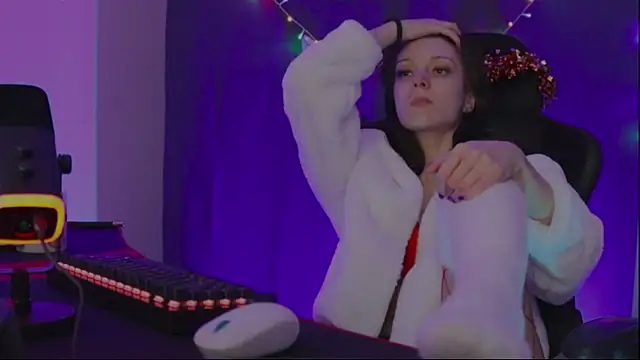 Snapshot of Kathleen_Meow chatting on 12.25.24 Kathleen Meow online show from 12.25.24